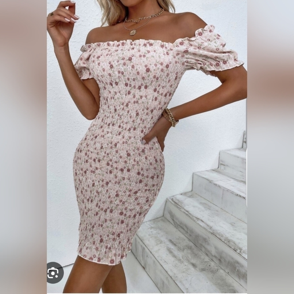 Trixxi Floral Ivory And Pink Dress. SIZE L